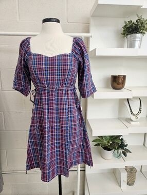 Gingham puff sleeve dress